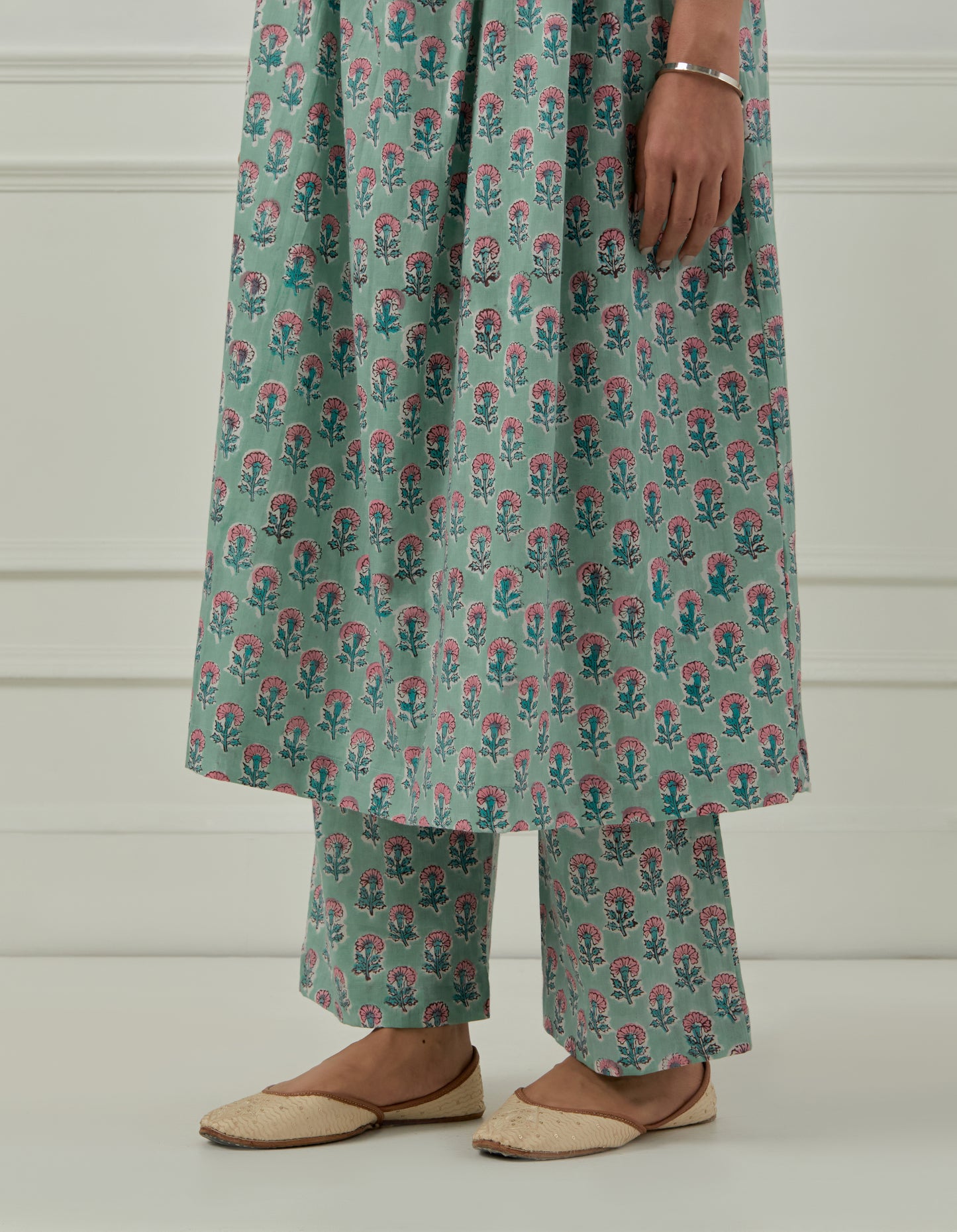 Kurta set kurta set for women ethnic wear ethnic clothing indian dress ethnic wear for women block prints indian dress shop kurta designer kurta fashion designer dress fashion clothing brand kurta set for women maxi dress co ord suit for women kurti set for women cotton kurta set for women festive dresses for women xxl size xl size xxxl size  xxxl kurta 4xl kurta 5xl size curvy women suit design suit design for women plus size women trafitional wear indian clothing indian fashion set pants trend india