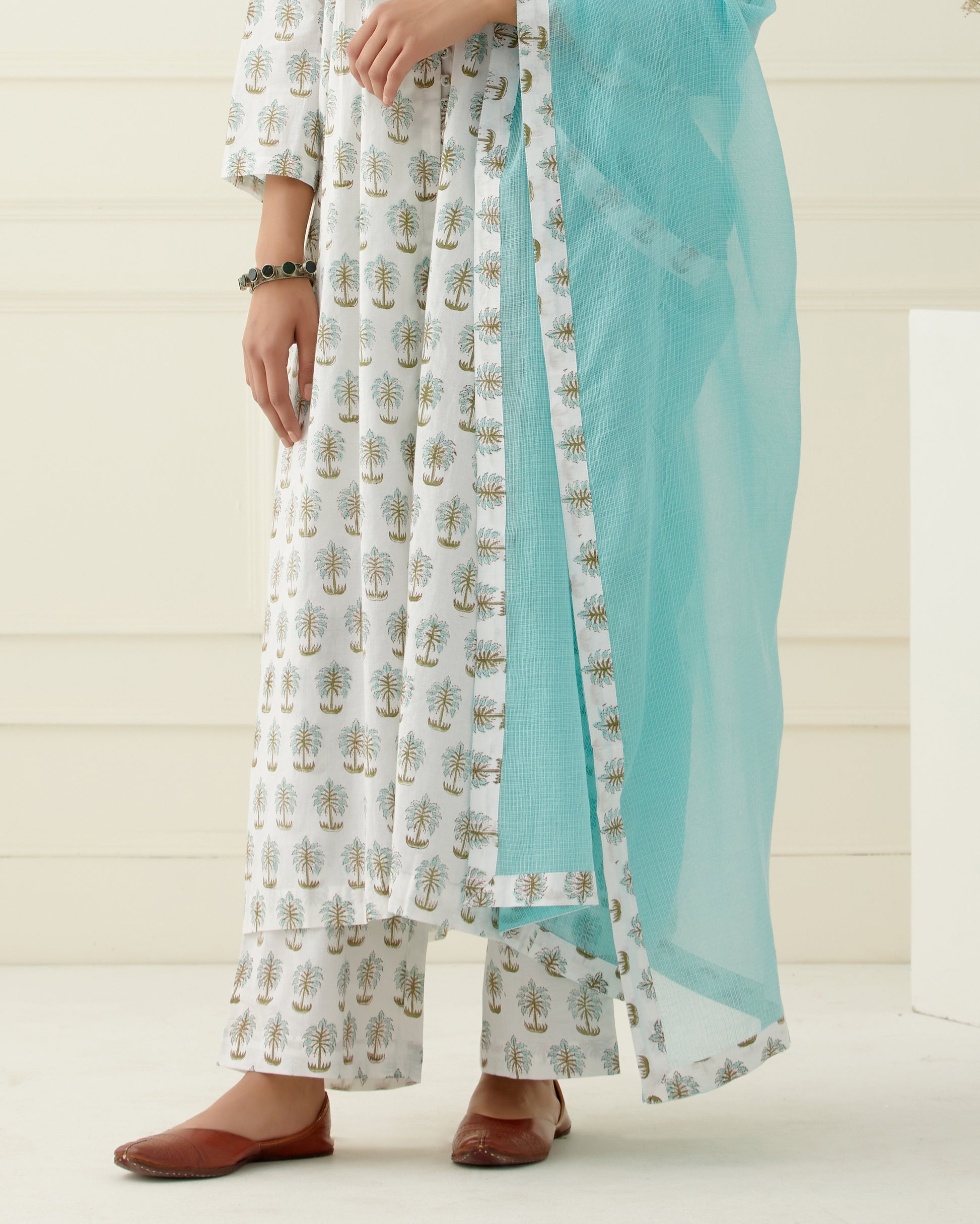 Kurta set kurta set for women ethnic wear ethnic clothing indian dress ethnic wear for women block prints indian dress shop kurta designer kurta fashion designer dress fashion clothing brand kurta set for women maxi dress co ord suit for women kurti set for women cotton kurta set for women festive dresses for women xxl size xl size xxxl size  xxxl kurta 4xl kurta 5xl size curvy women suit design suit design for women plus size women trafitional wear indian clothing indian fashion set pants trend india
