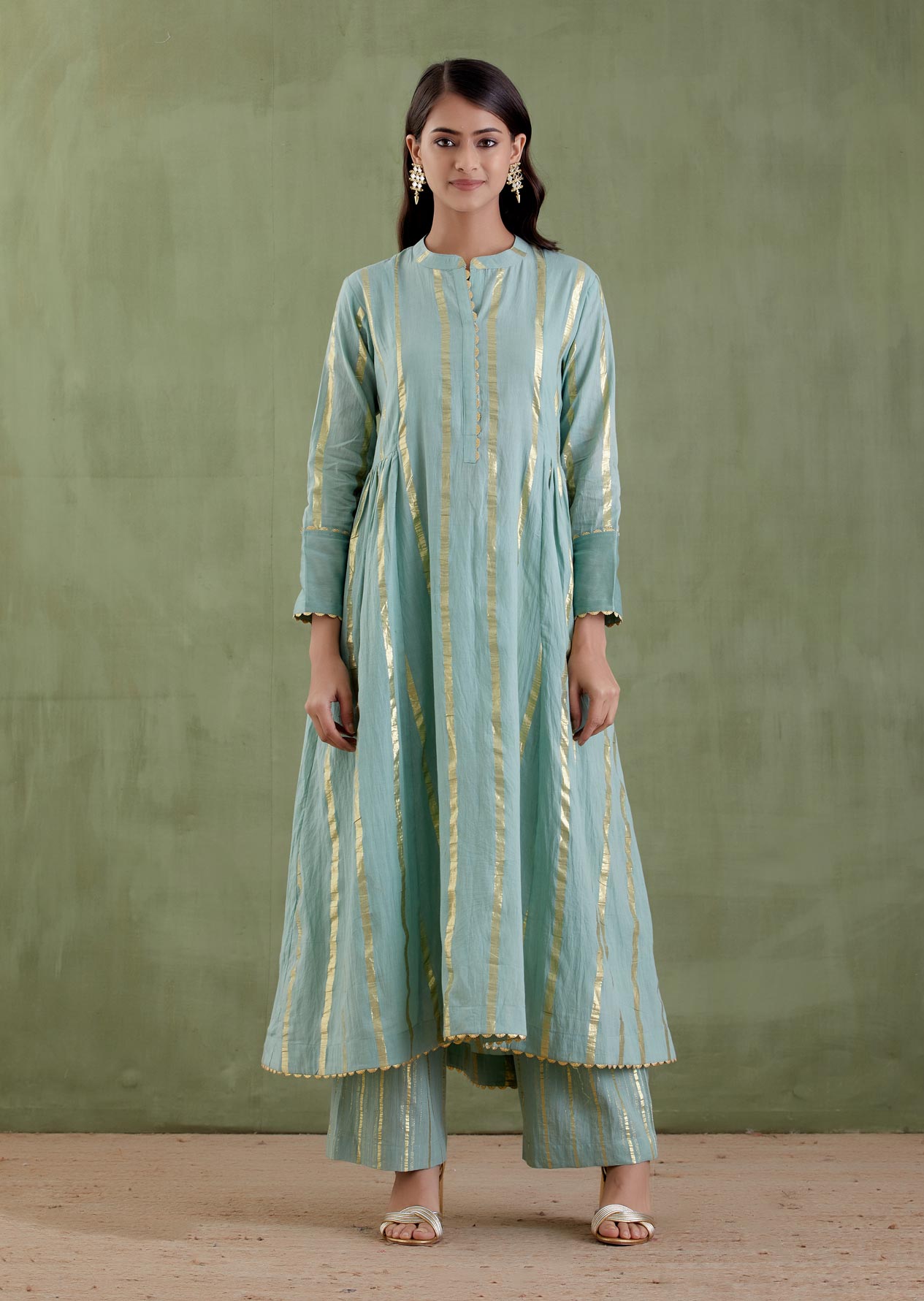 Akka Devi Kurta Set