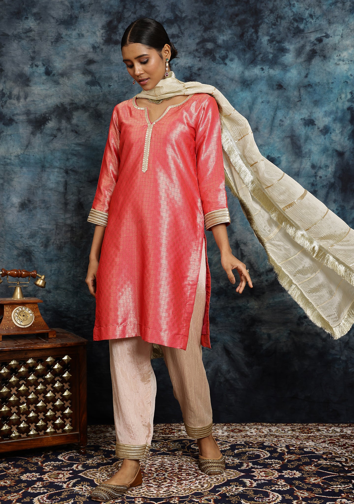 Gulabi Ghazal Kurta Set