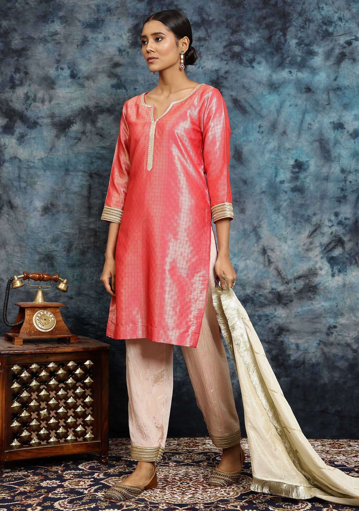 Gulabi Ghazal Kurta Set