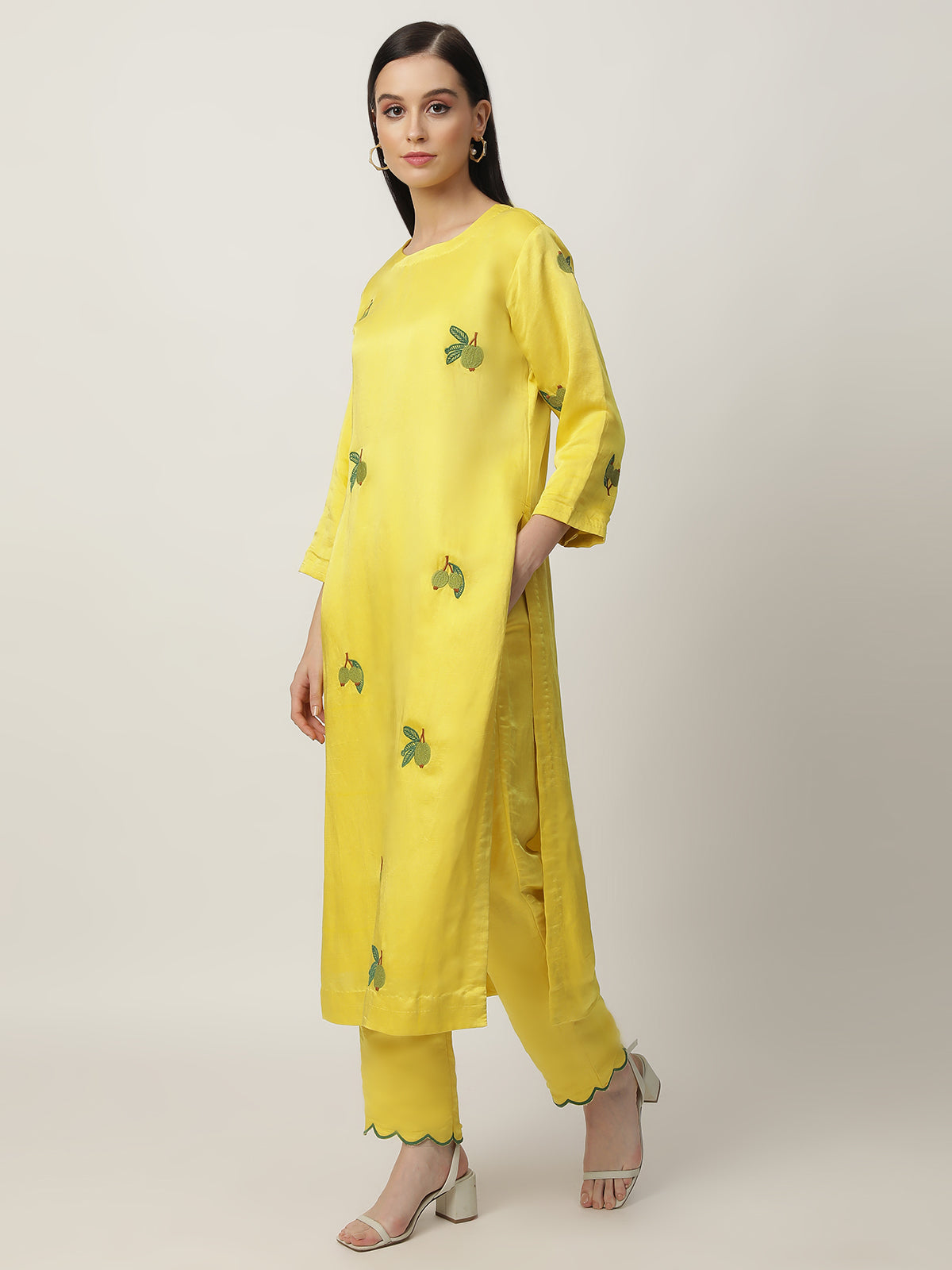 Leslie Kurta Set